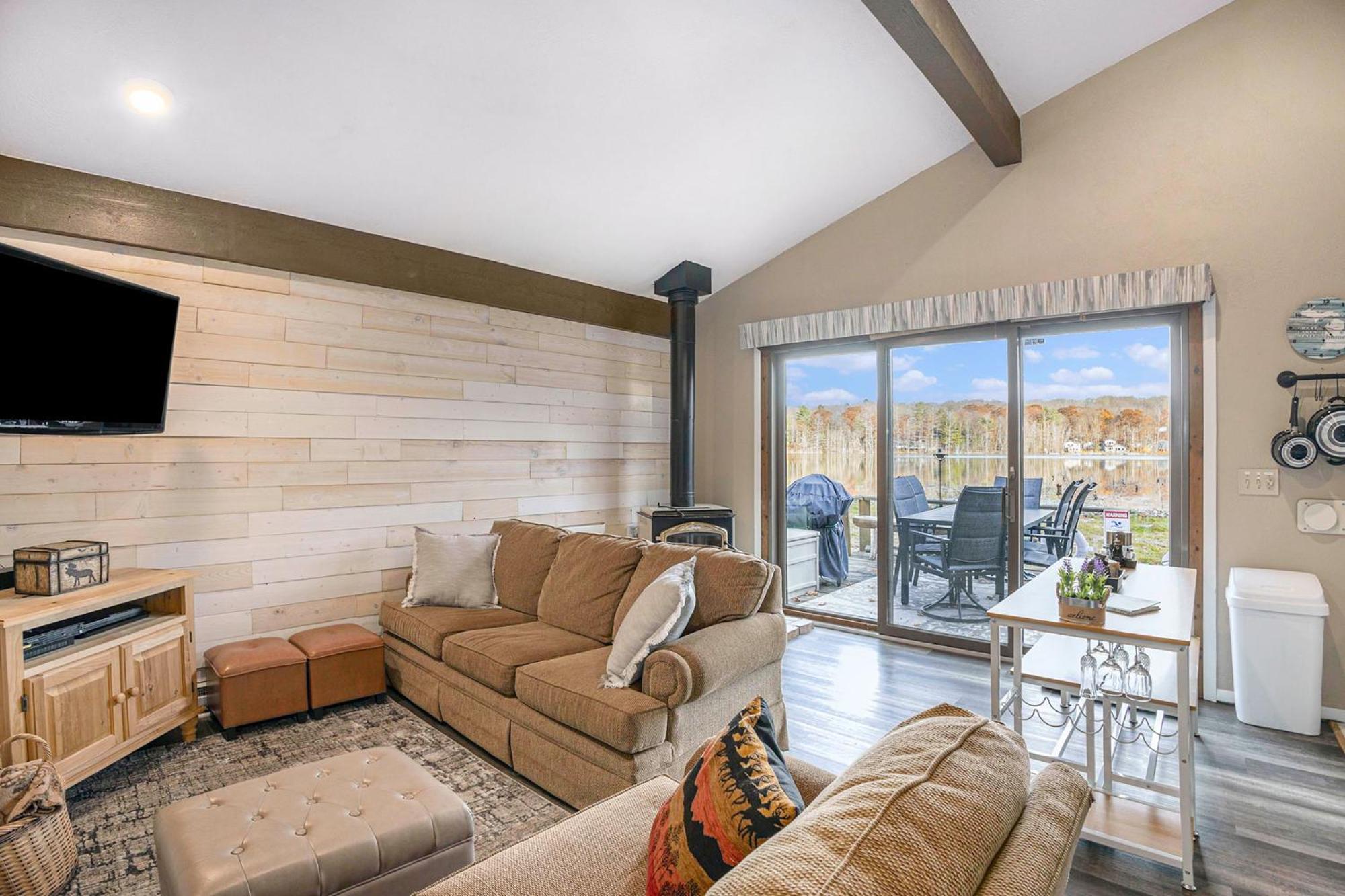 Quiet And Cozy Lakefront Home Near Mt Boyne Gaylord Eksteriør bilde