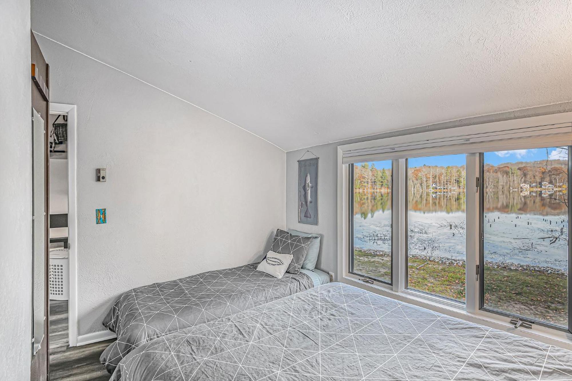 Quiet And Cozy Lakefront Home Near Mt Boyne Gaylord Eksteriør bilde