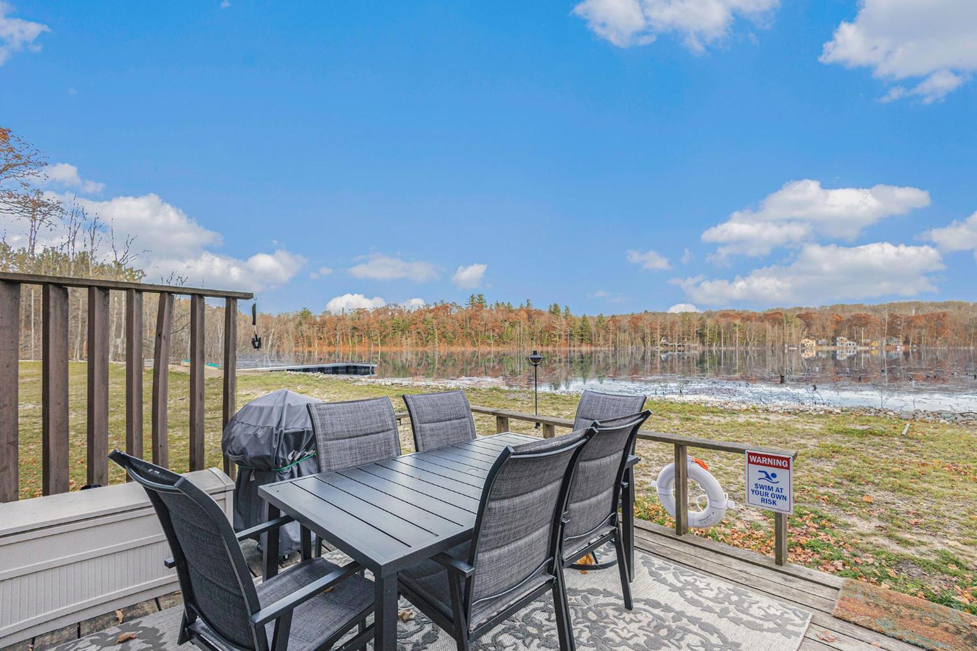 Quiet And Cozy Lakefront Home Near Mt Boyne Gaylord Eksteriør bilde